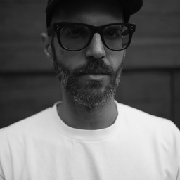 Emiliano Ponzi 埃米利亚诺·庞齐